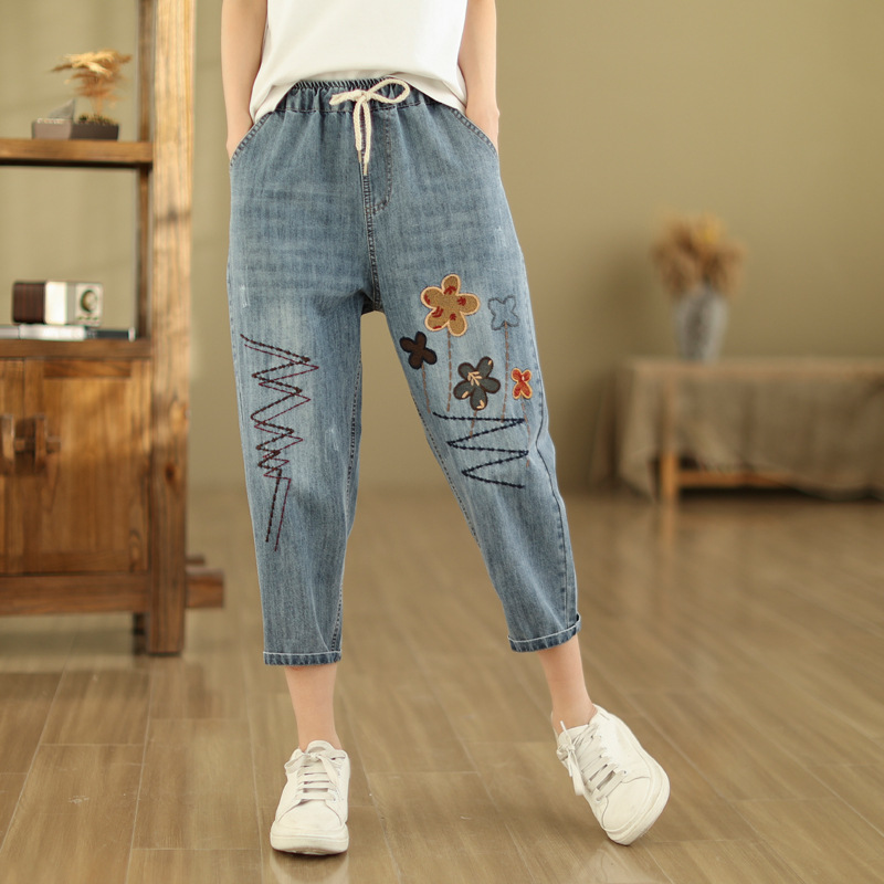 Women's Ripped Artistic Embroidery Capri Jeans — Elasticated High Waist Loose Plus Size